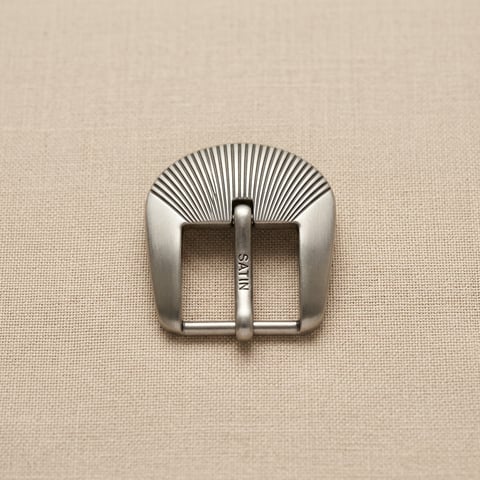Satin nickel fluted shell belt buckle on linen