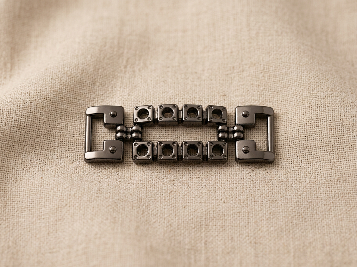 Gunmetal articulated chain-link bag trim